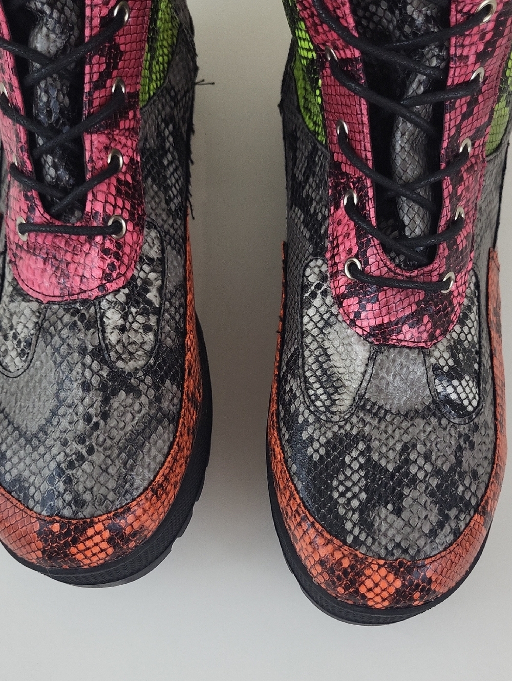 Cape Robbin Eliza 90s Y2K Neon Snakeskin Knee High Lace Up Platform Boot Size 9 - Picture 5 of 13